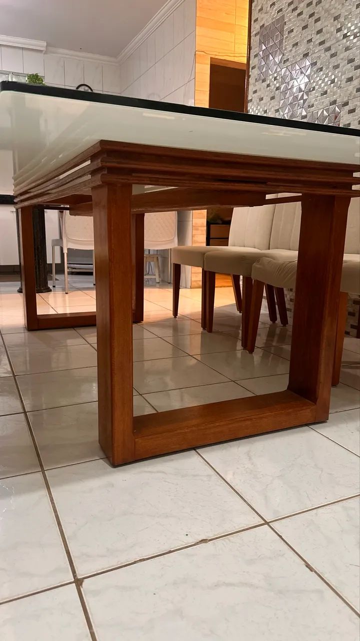 Mesa de Vidro e Madeira com 8 Cadeiras - Foto 5