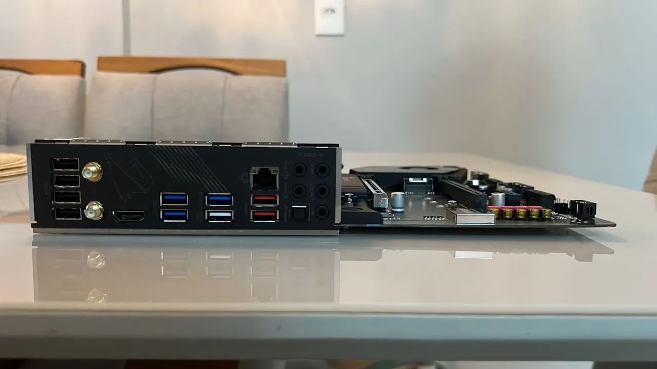  Placa-mãe  Gigabyte X570 Aorus Elite WiFi - Foto 2