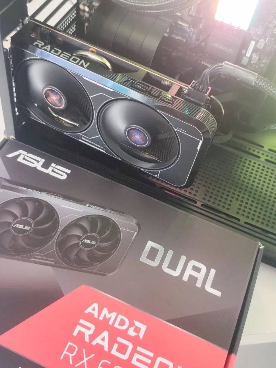 Placa de video Rx 6600 8gb Asus  - Foto 2