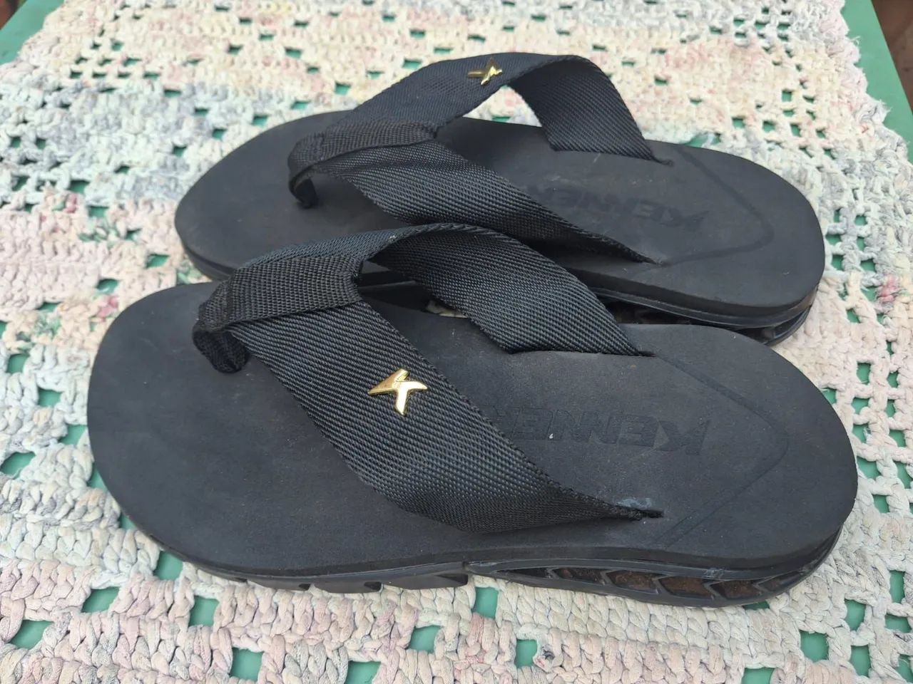 Chinelo Kenner falsificada - Foto 3