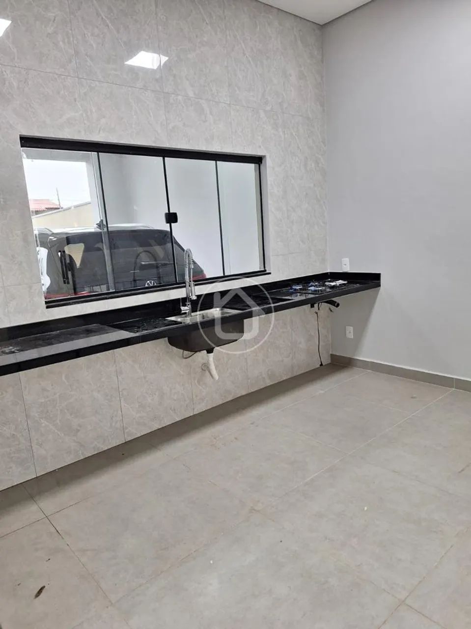 CASA PRÓXIMO A AV. DAS TORRES - Foto 2