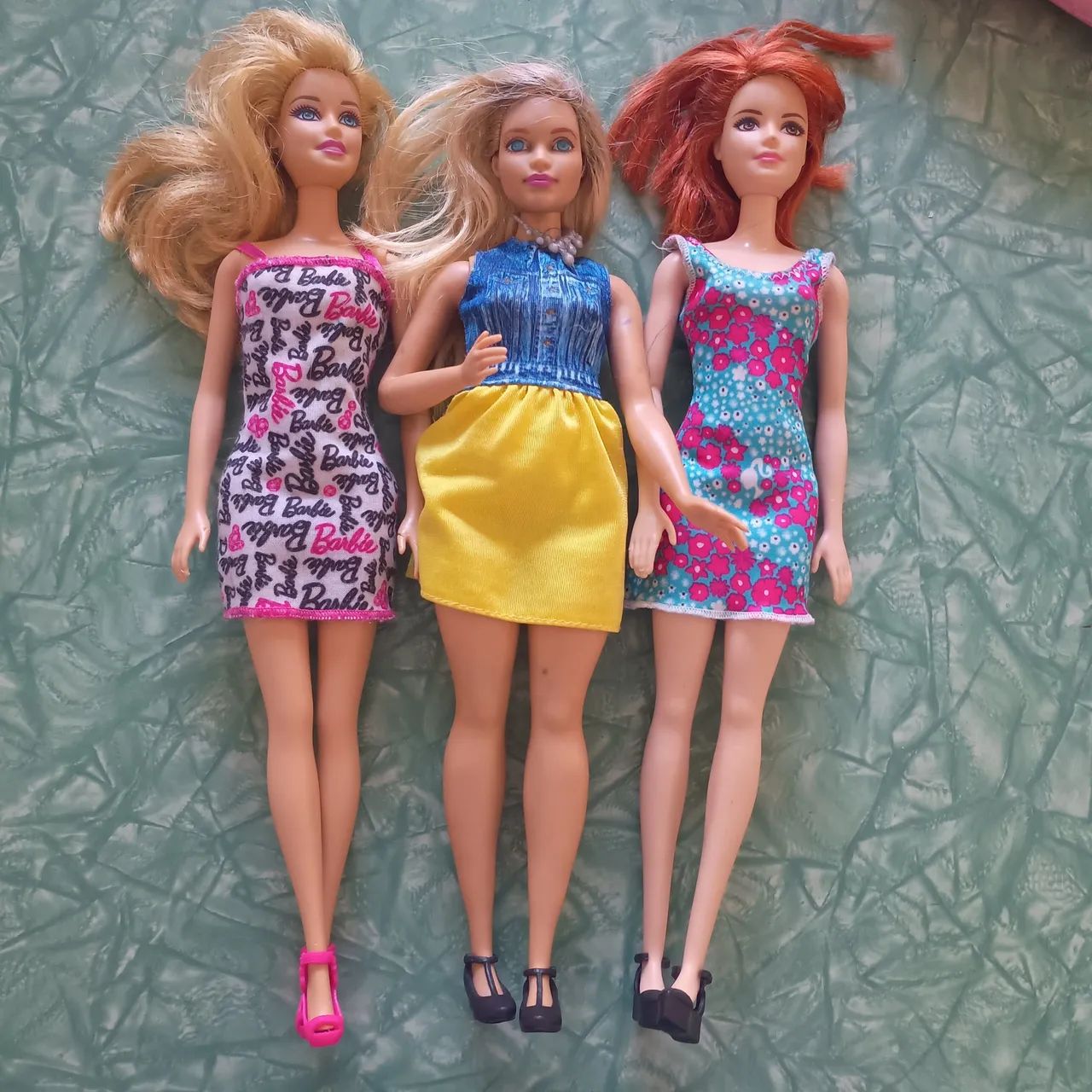 Pacote Barbies e acessórios 