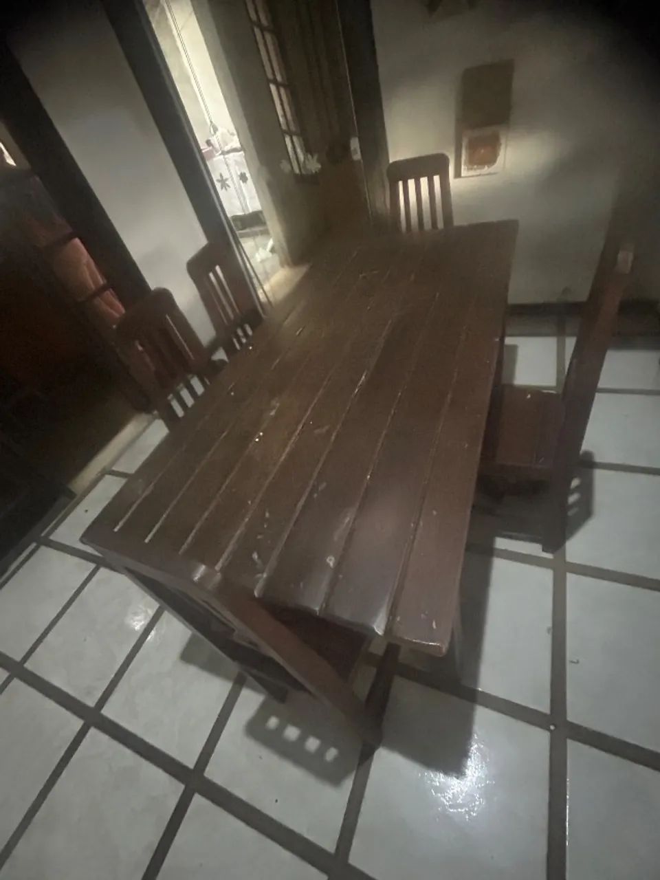 Mesa rústica madeira de lei com 5 cadeiras - Foto 3