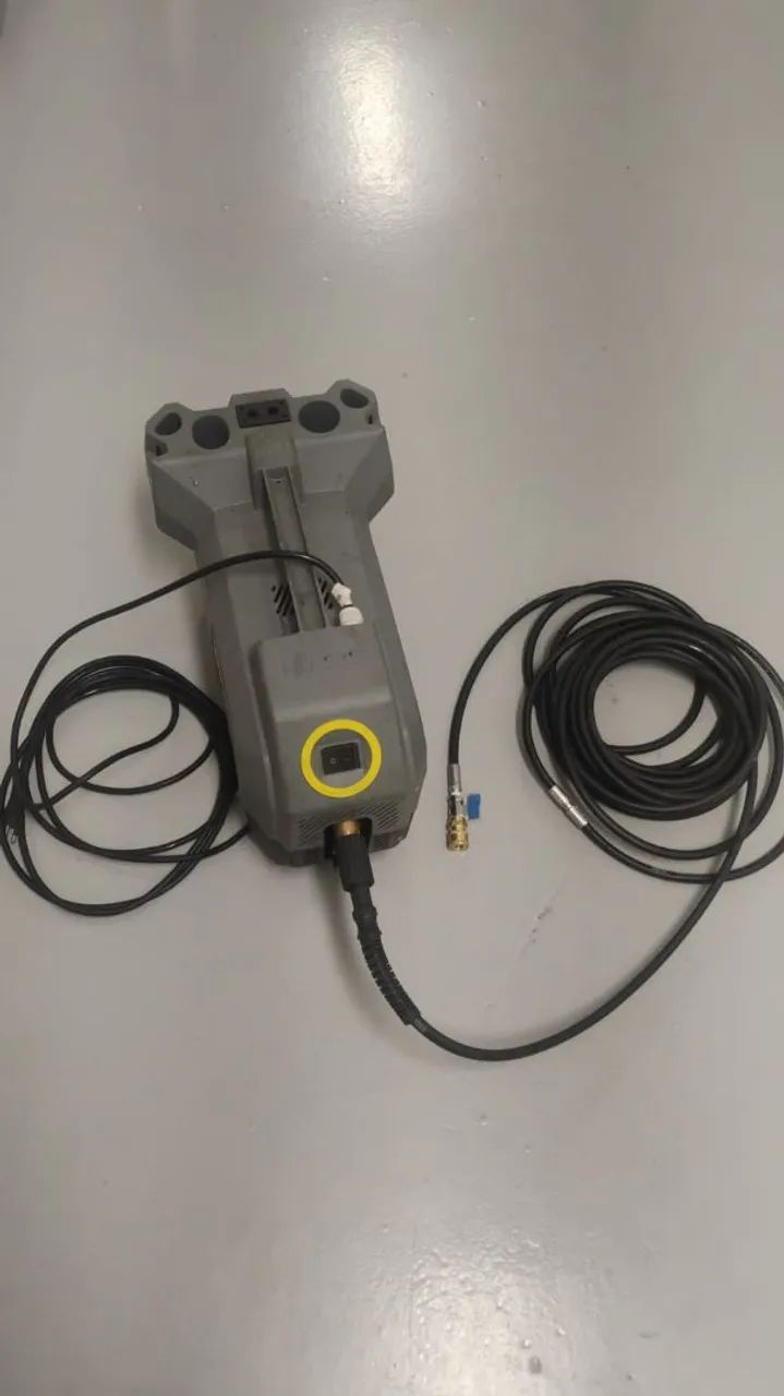 Lavadora de alta pressão Karcher  - Foto 3