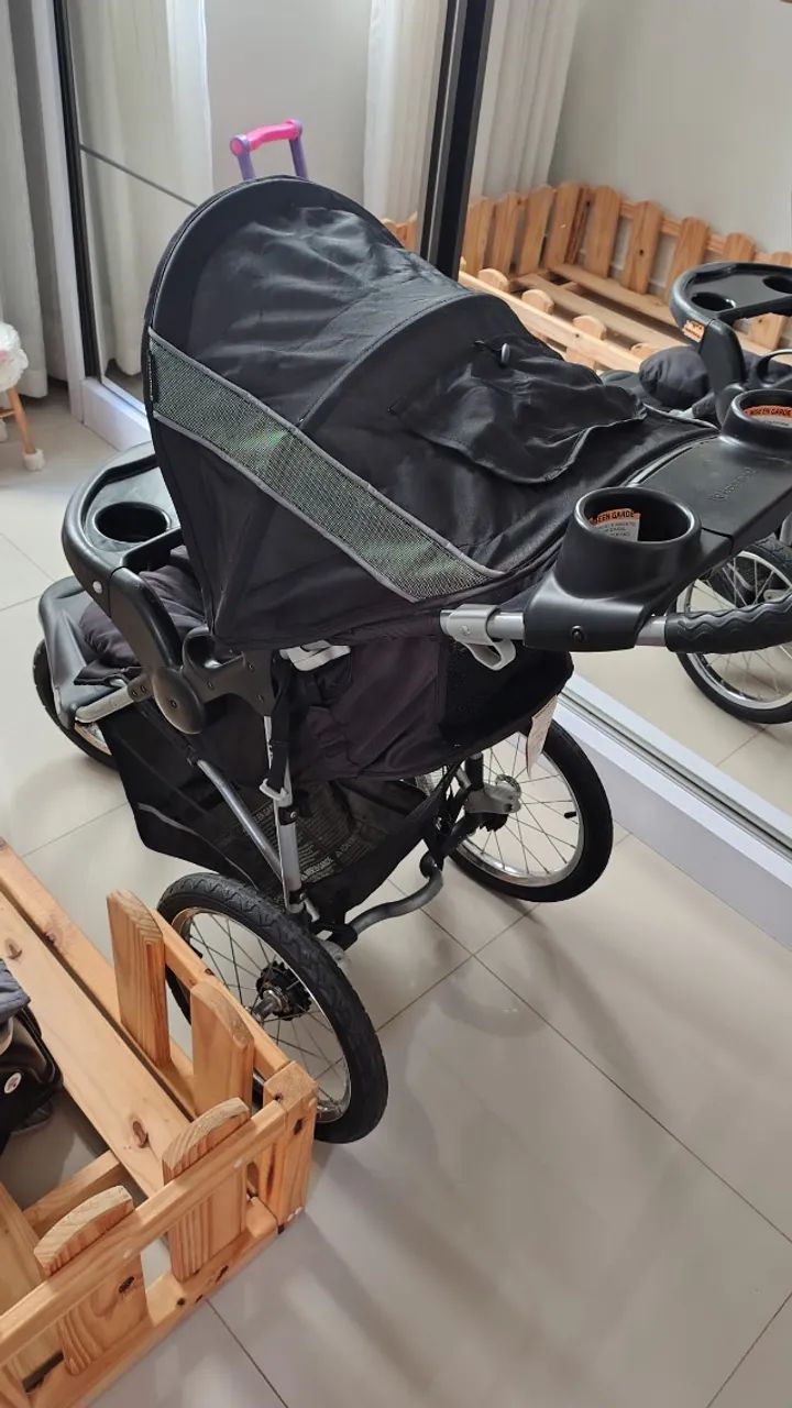 Carrinho de bebê Baby Trend com bebê conforto  - Foto 3