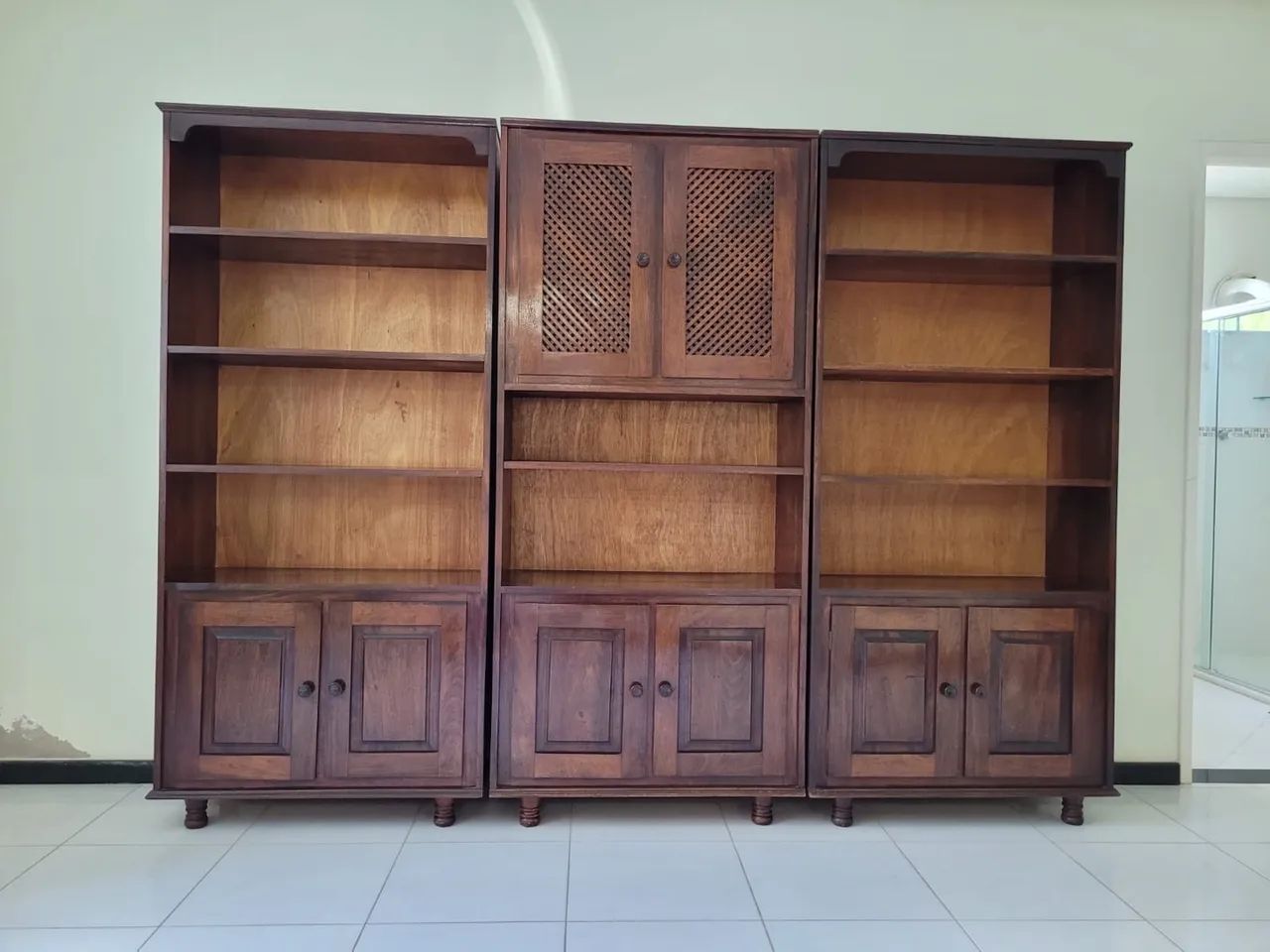 Vendo estante de madeira 