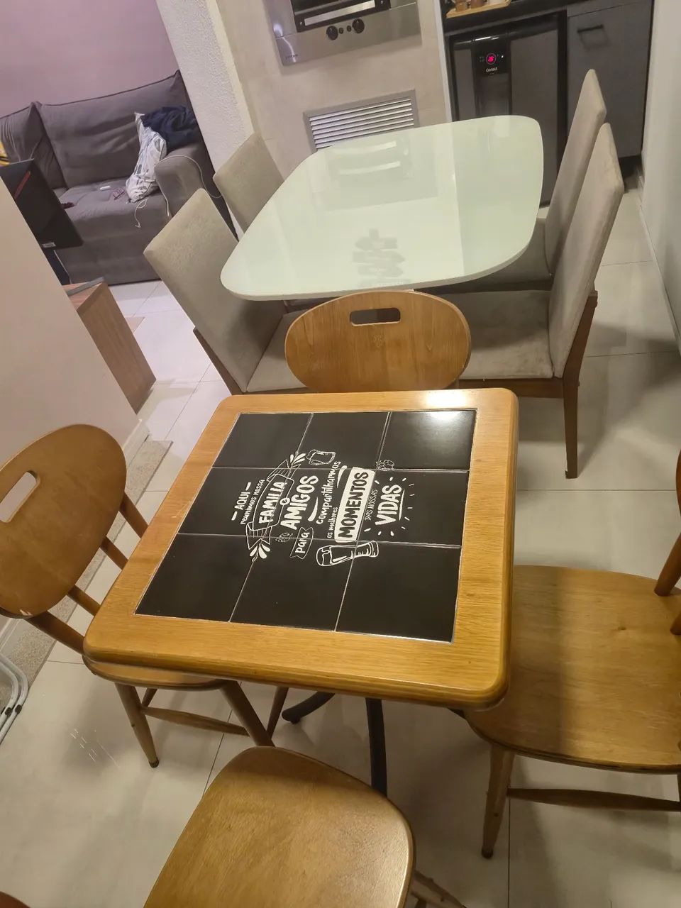 Mesa Bistrô Madeira Maciça com 4 cadeiras. - Foto 5