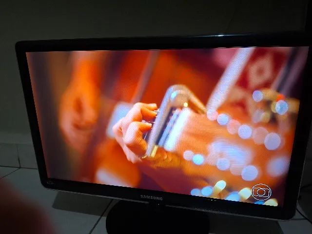 TV LED 24 Polegadas TV Digital e Monitor 2 HDMIs 1 USB PC-IN LT24A350 Otimo estado - Foto 4