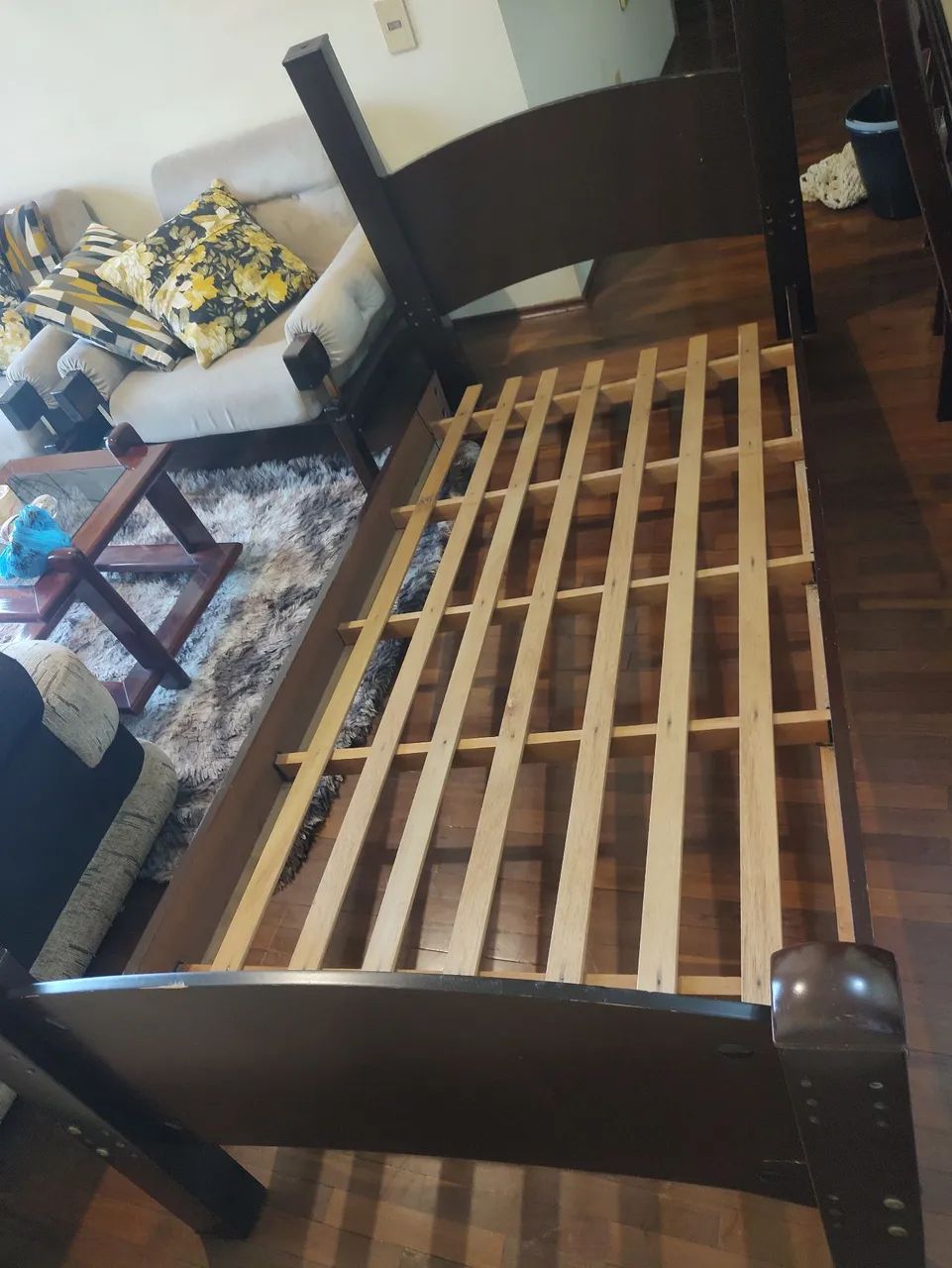 Vendo cama de solteiro