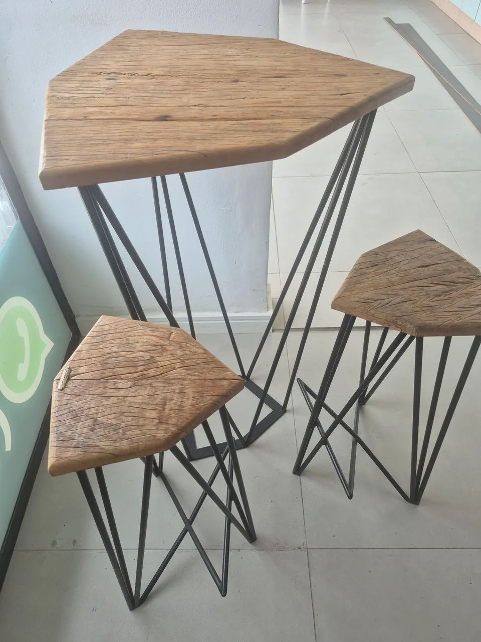 Mesa Alta Coquetel + 2 banquetas - Foto 4