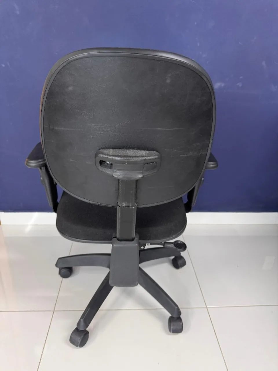 CADEIRAS ERGONÔMICAS COM BRAÇO - LOTE 20 UNIDADES - DESCONTOS PROGRESSIVOS - Foto 2