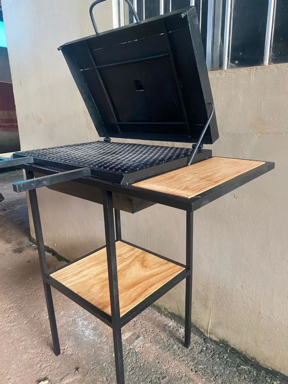 Vendo churrasqueira 