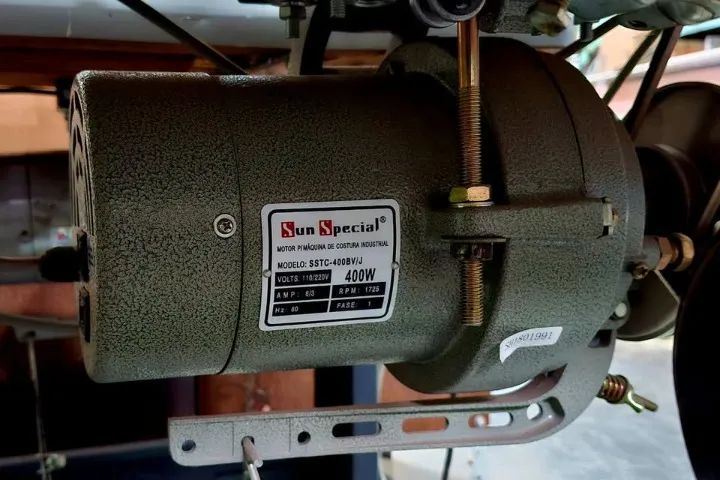 Máquina de costura reta e zig zag Sun Special (Lubrificação automática) - Foto 2