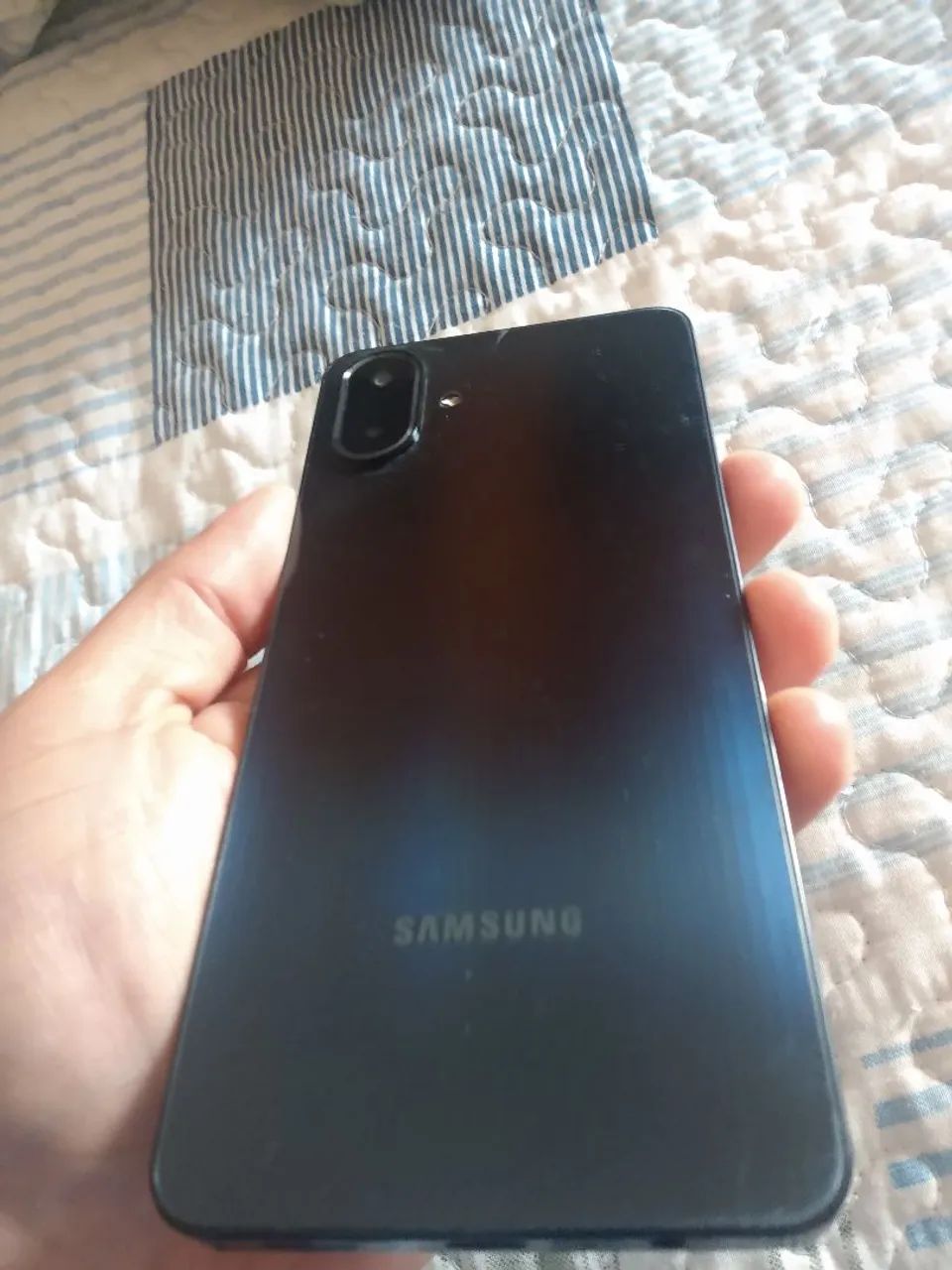 Samsung Galaxy A07 com marcas de uso mais está novo está com a película e tem a capinha