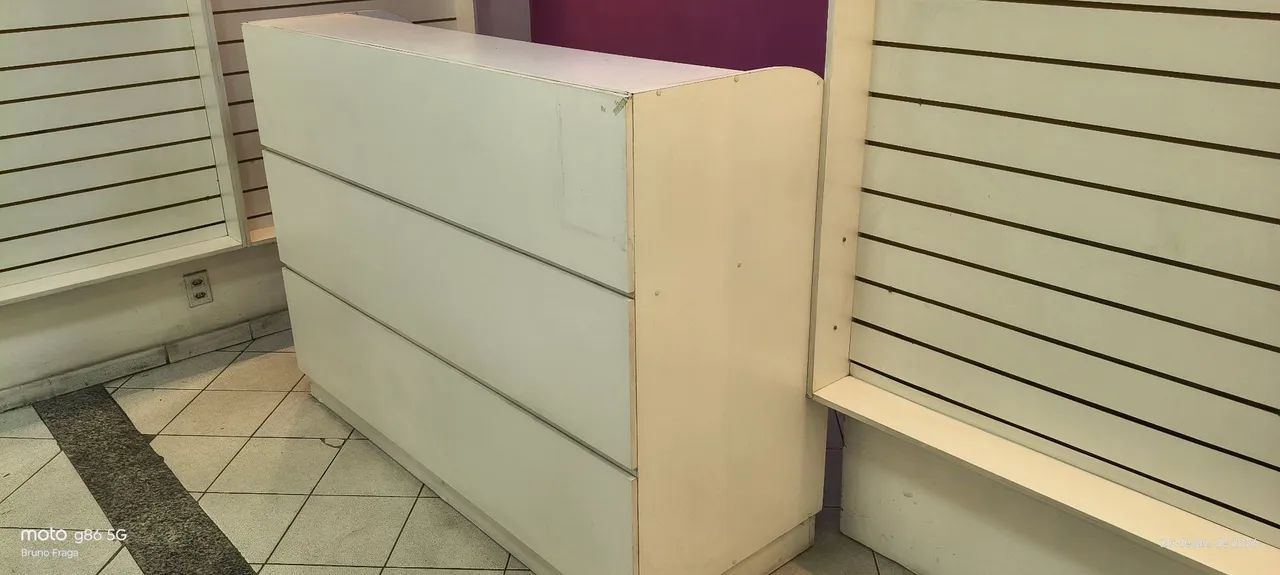 Balcão de Loja imponente , possuí duas gavetas com chave , tem bastante espaço  - Foto 2