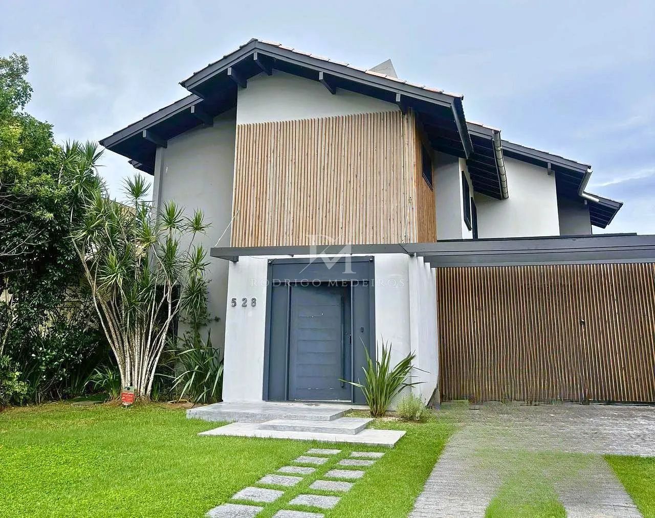 Casa com 4 suítes à venda em Jurerê Internacional, Florianópolis