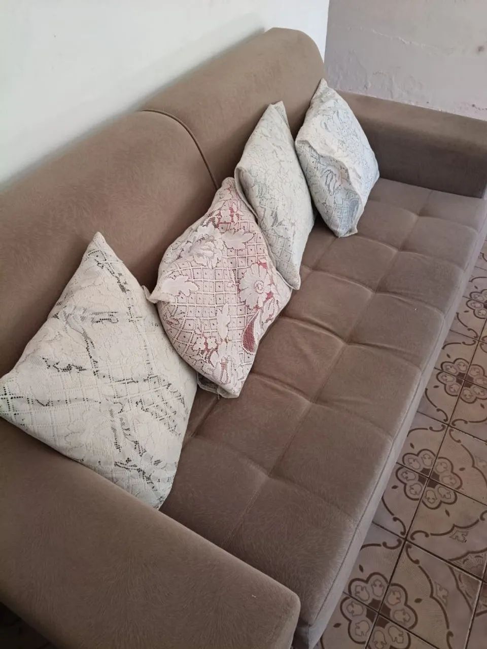 Sofá 3 + 2 lugares com mesa de centro - Foto 4