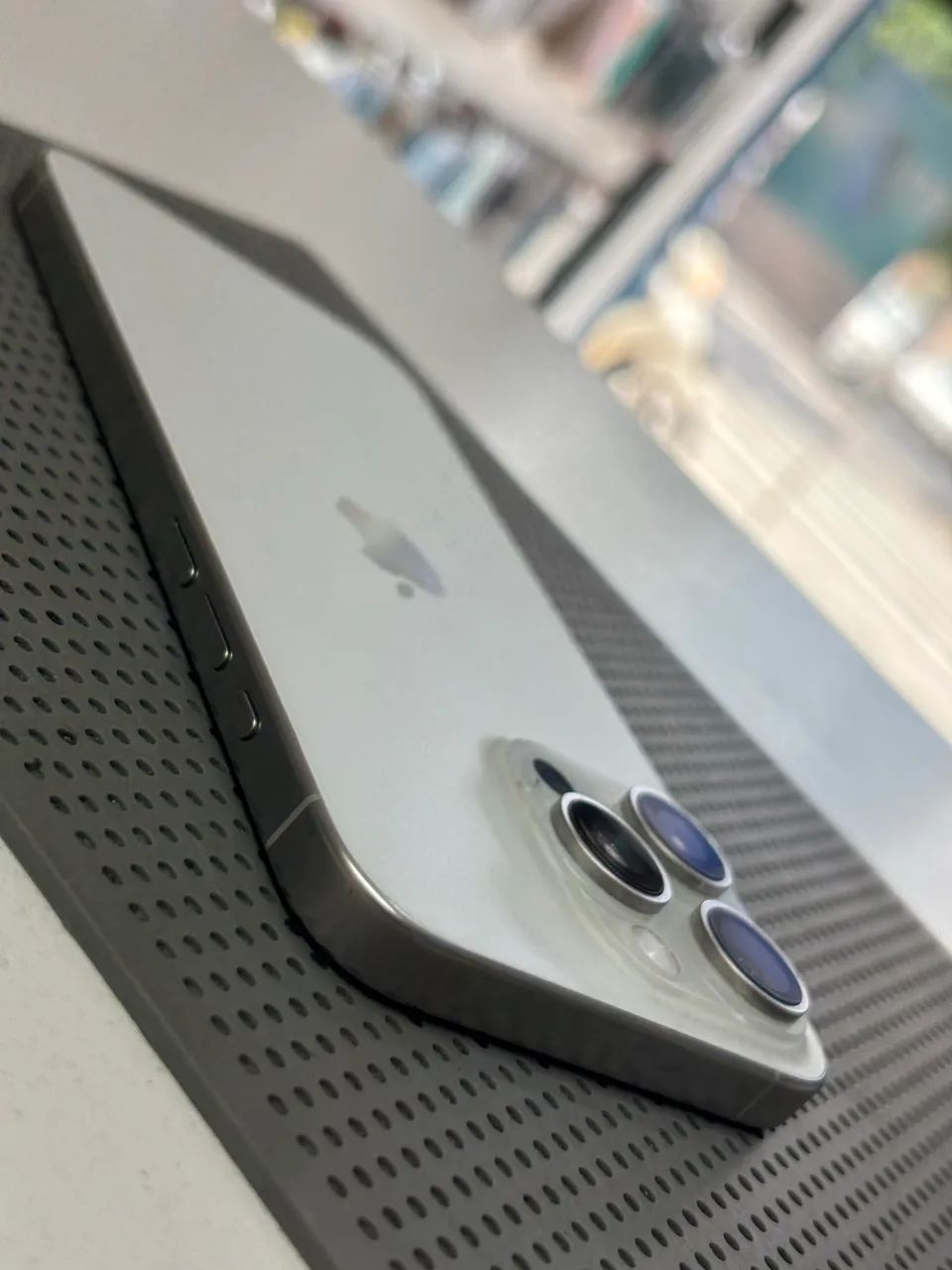 IPhone 15 Pro Max 256gb bateria 88% - Celulares e Smartphones