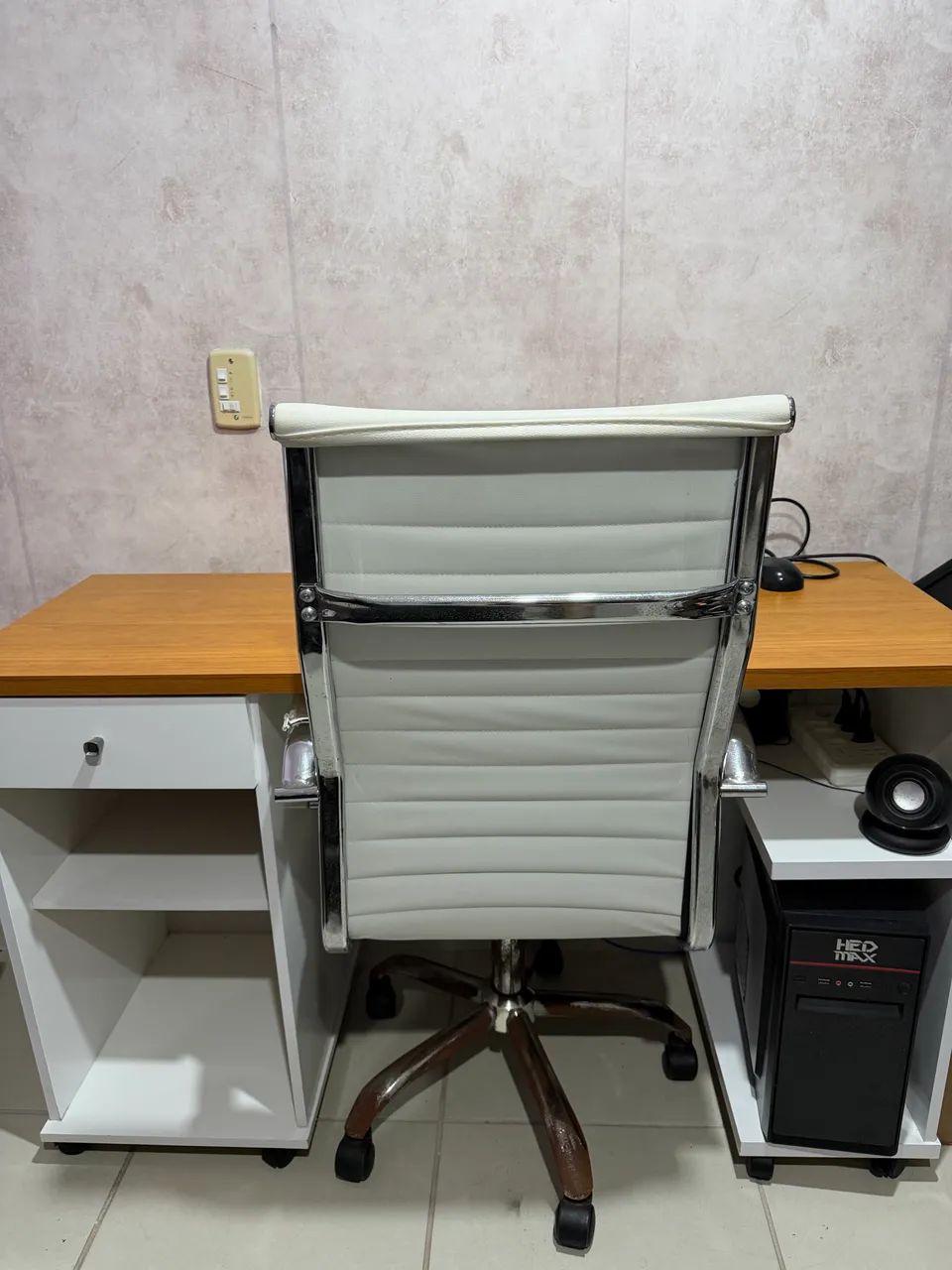 Mesa de trabalho com cadeira - Foto 2