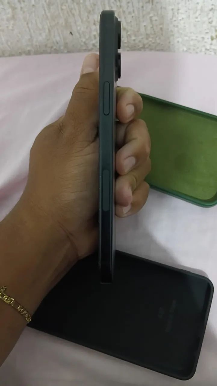 iPhone 15 plus - Foto 3