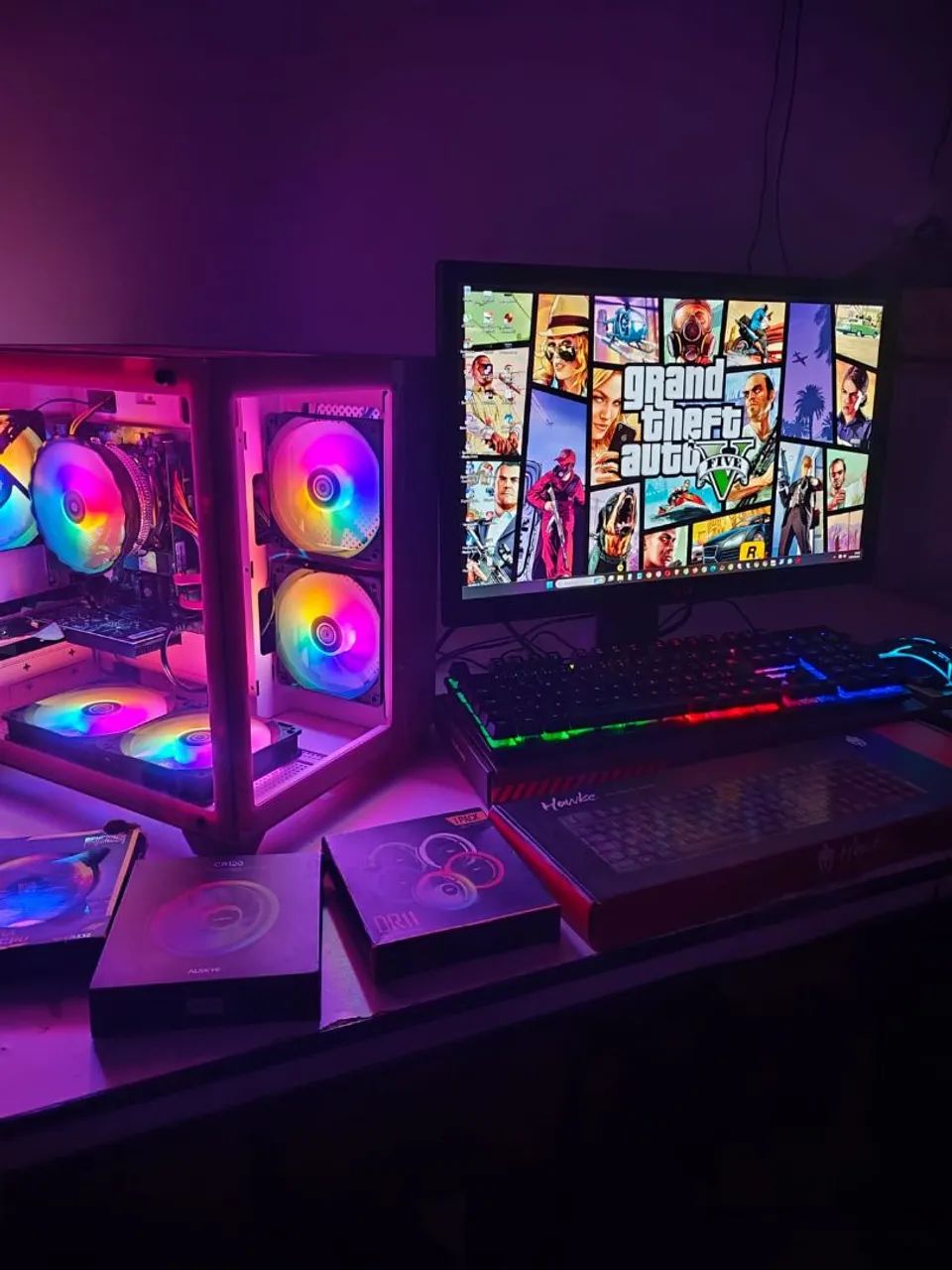 PC Gamer  Novo na Caixa,  i5 Completo com Tela 22 polegadas.
