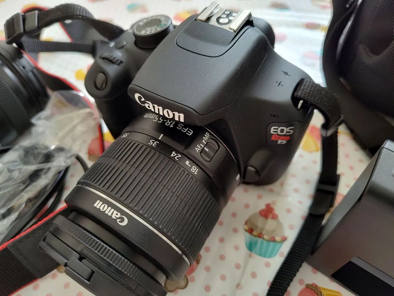 Câmera fotográfica Canon T5 completa e com uma lente adicional. - Foto 4