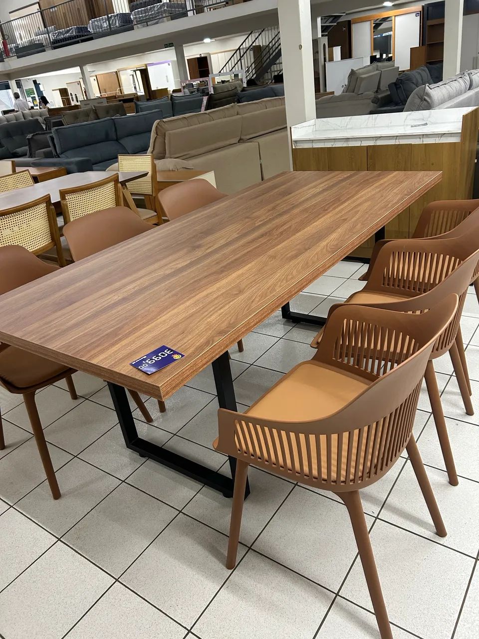 Mesa estilo industrial com 6 cadeiras NOVA - Foto 2
