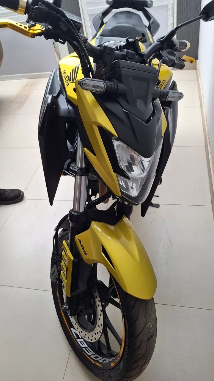 CB300F Twitter  - Foto 5