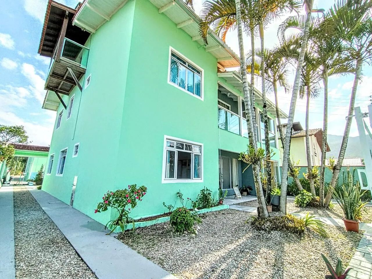 Imóvel versátil com uso residencial e comercial, antigo funcionamento como pousada - Foto 2