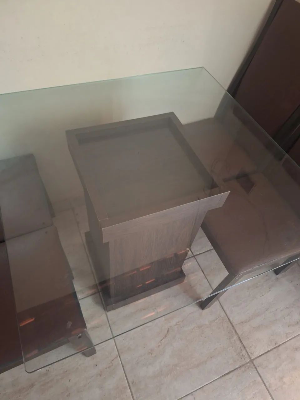 Mesa com 4 cadeiras em bom estado no precinho - Foto 2