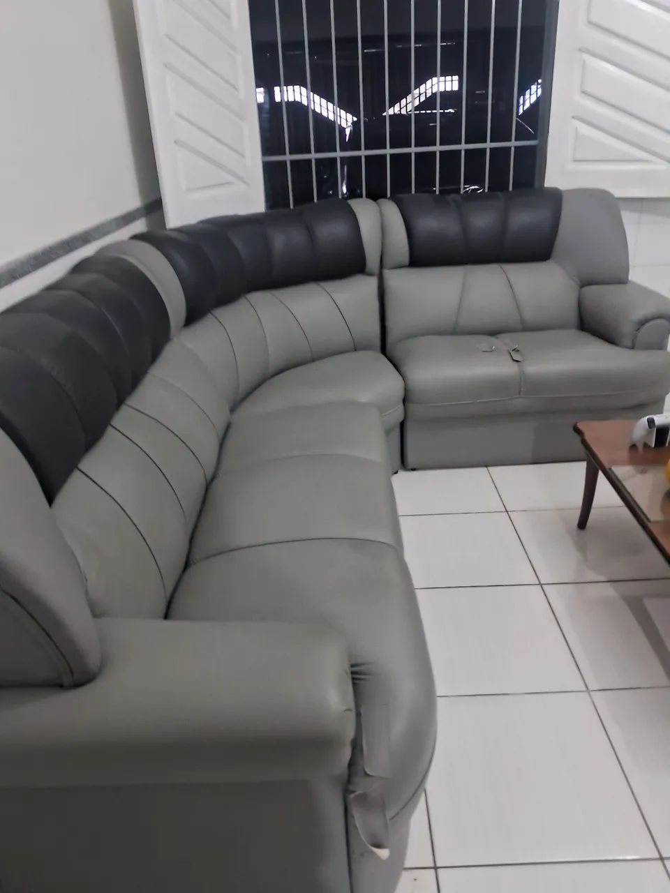 Sofá de canto em 03 pecas Pra vender rápido 