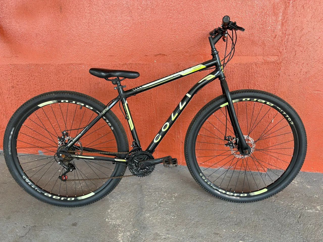 Bicicleta aro 29.  21 velocidade
