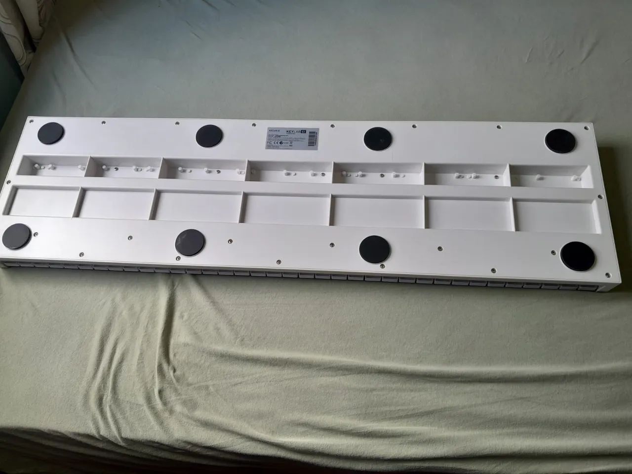 Controlador MIDI - Arturia Keylab Essential 61 Teclas - Foto 2