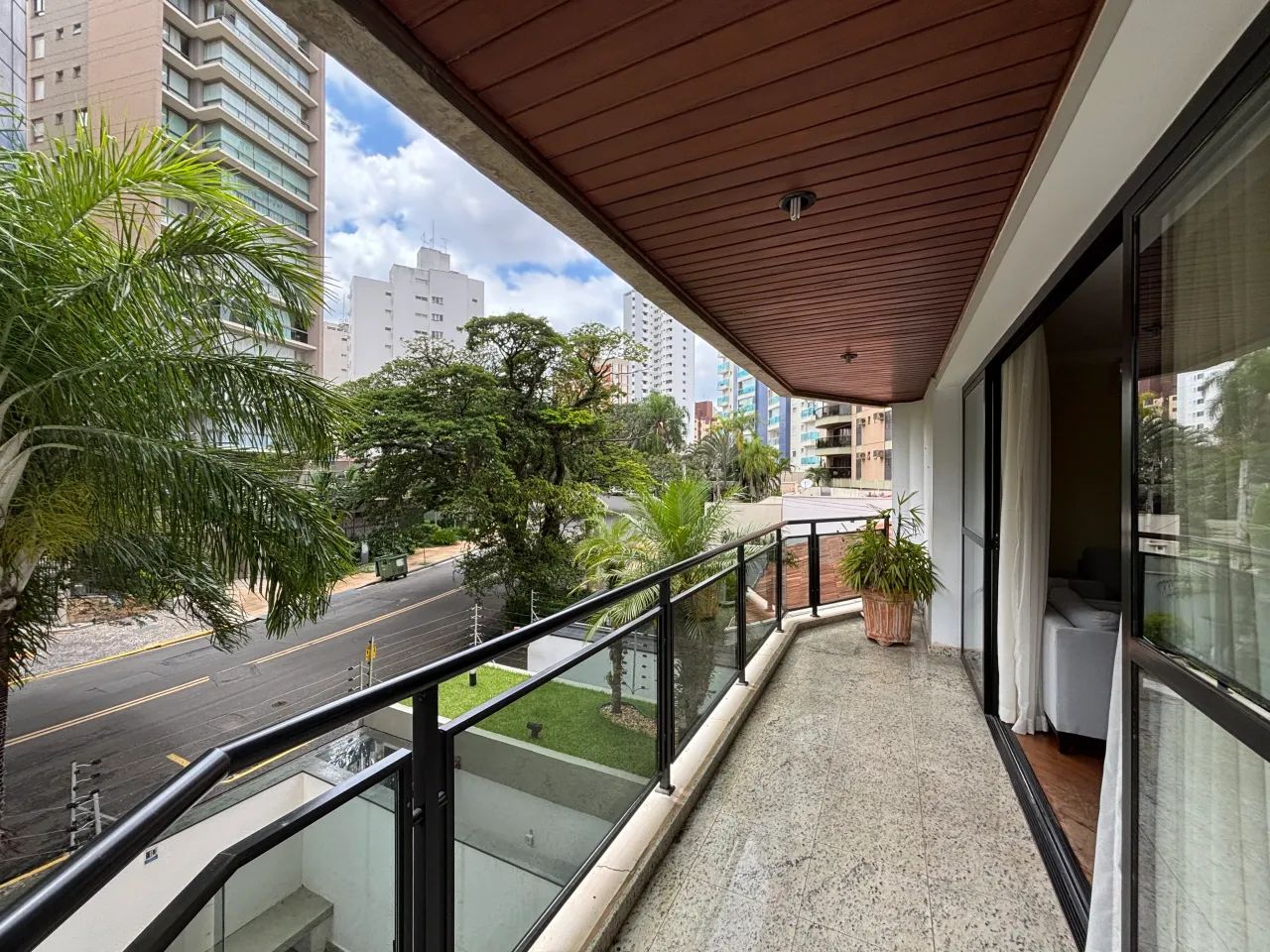 Cambuí Ótimo Apartamento com 165m2 em Campinas - Foto 2