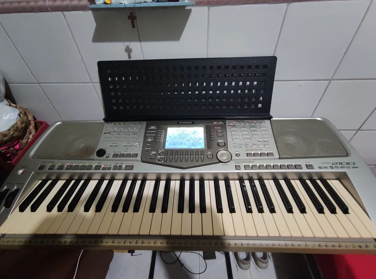 Teclado Yamaha PSR2100