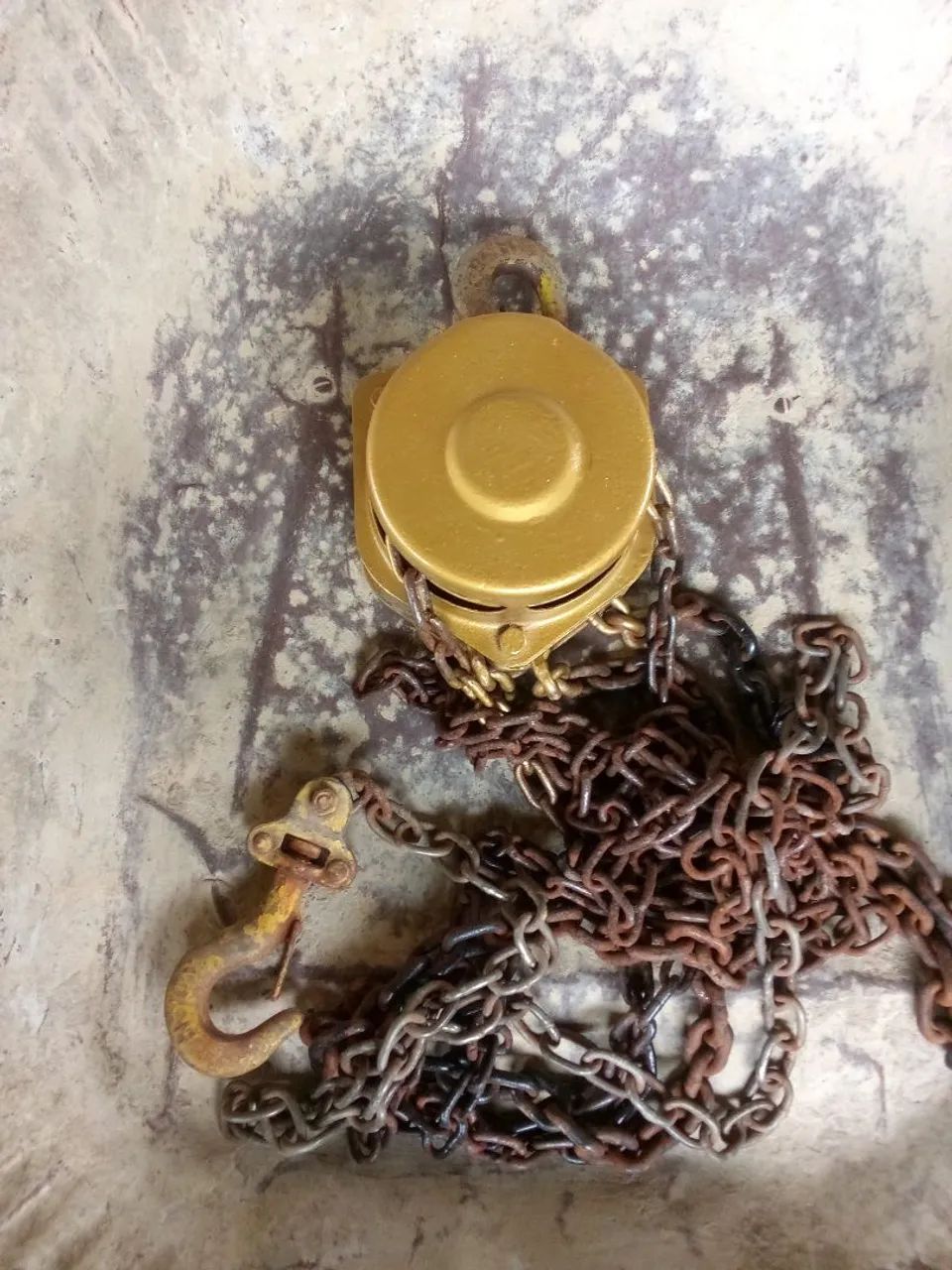 Vende se uma talha 
