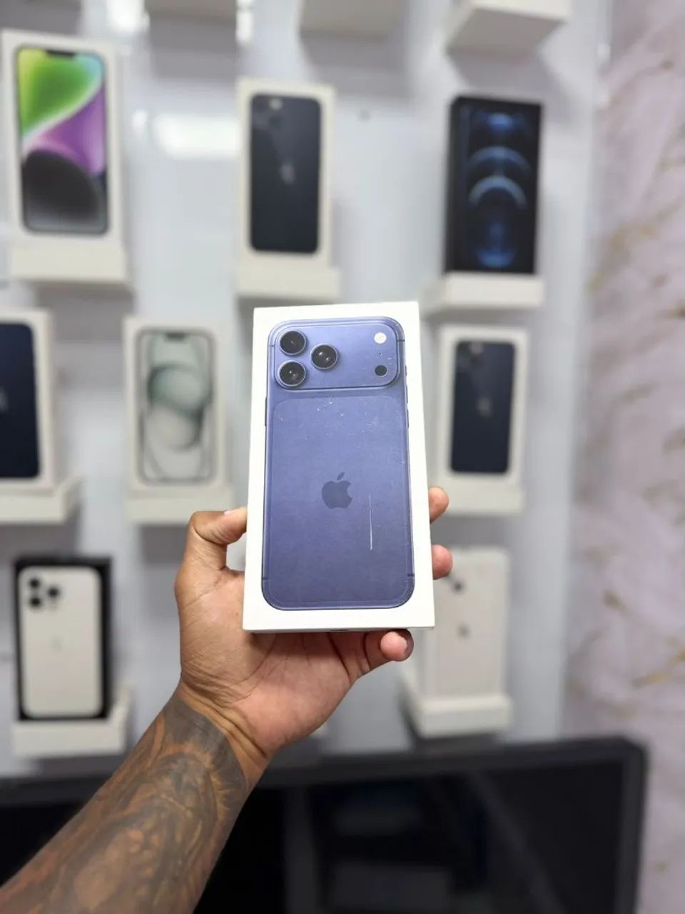 IPHONE 17 PRO MAX 256GB AZUL<br>R$ 8.699,00 TOP