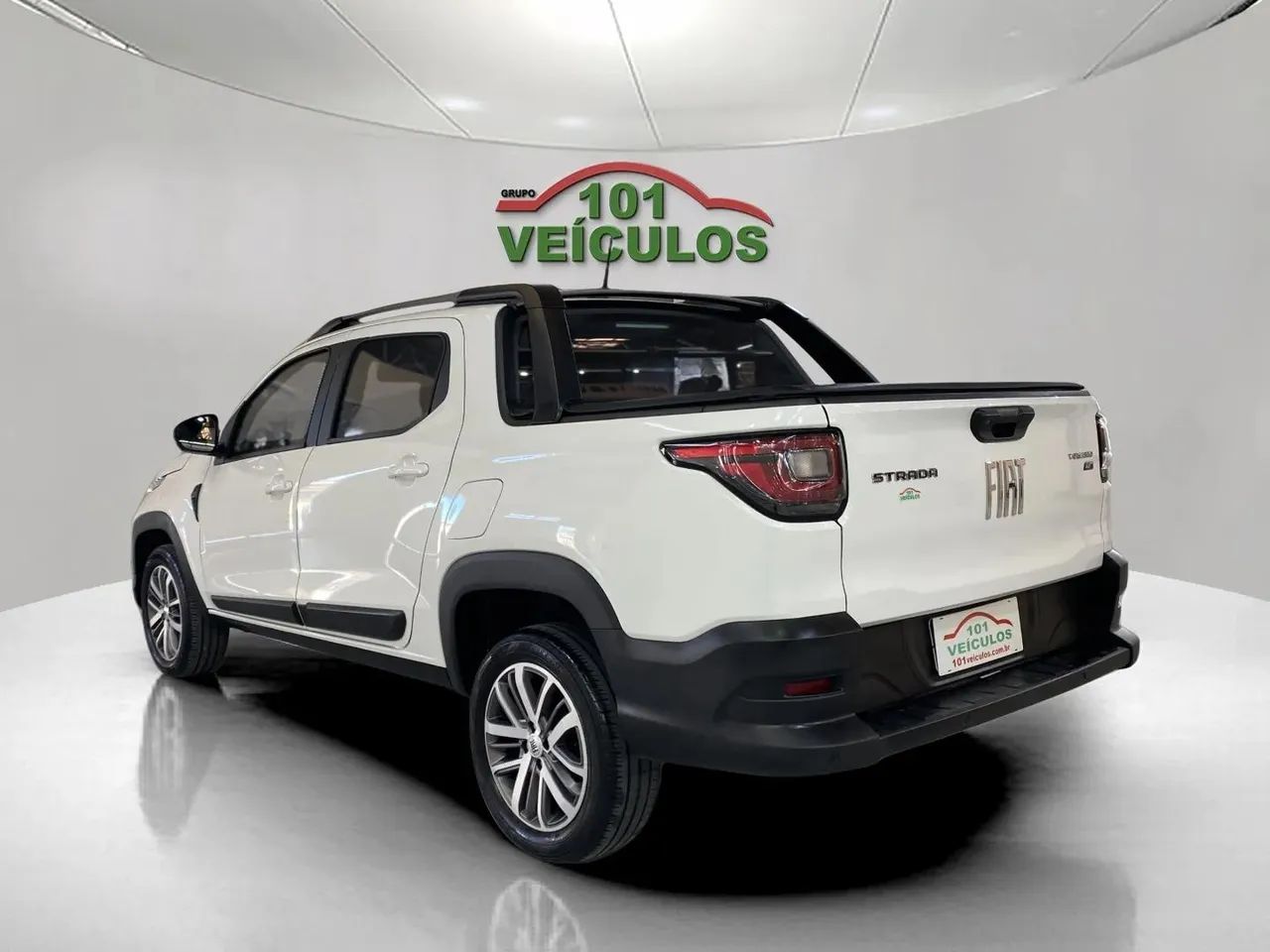 Fiat Strada Volcano 1.3 Flex 8V CD Aut. 2024 - Foto 3