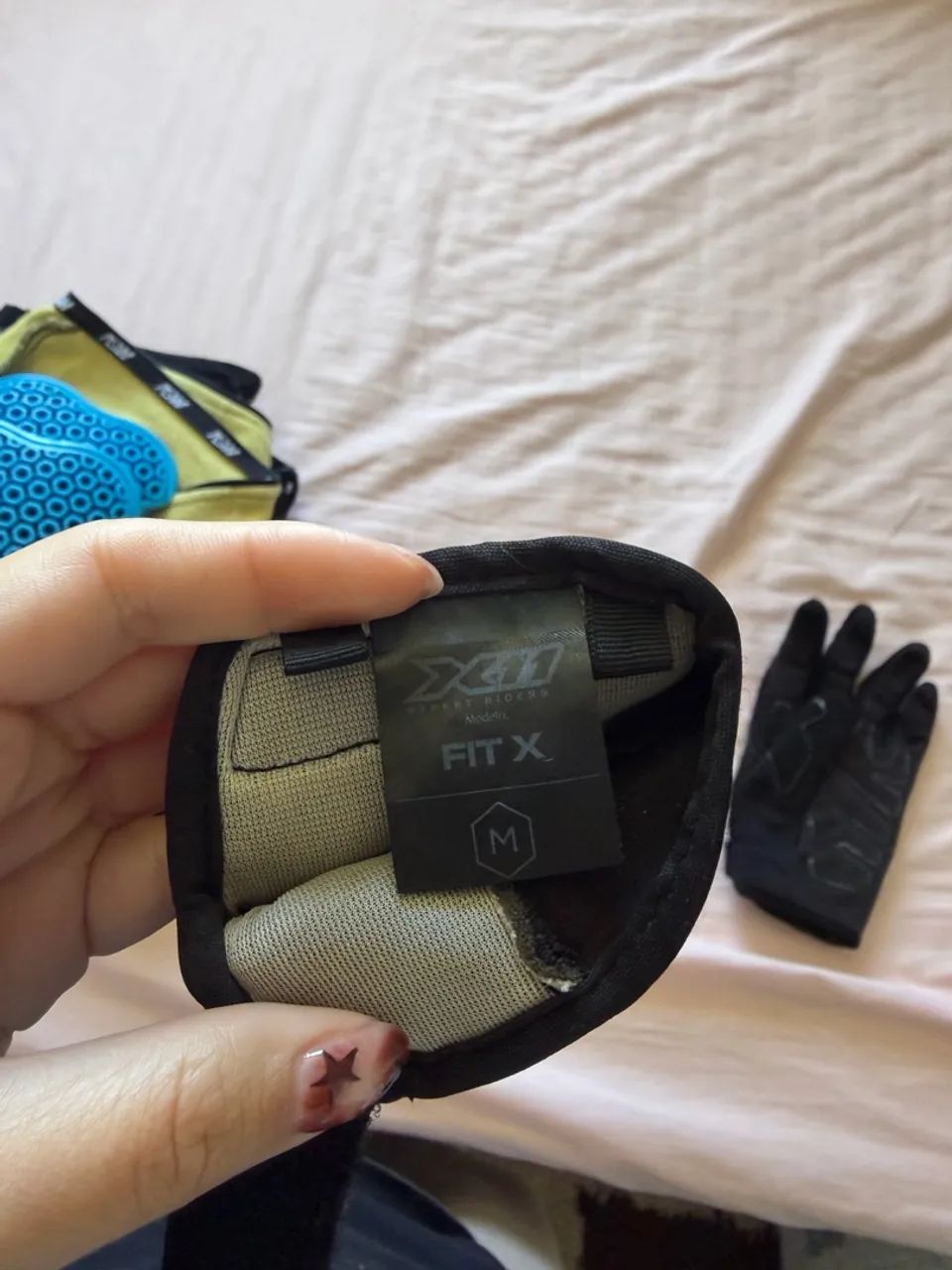 Luvas x11 - Peças para motos - Coloninha, Florianópolis 1542149115