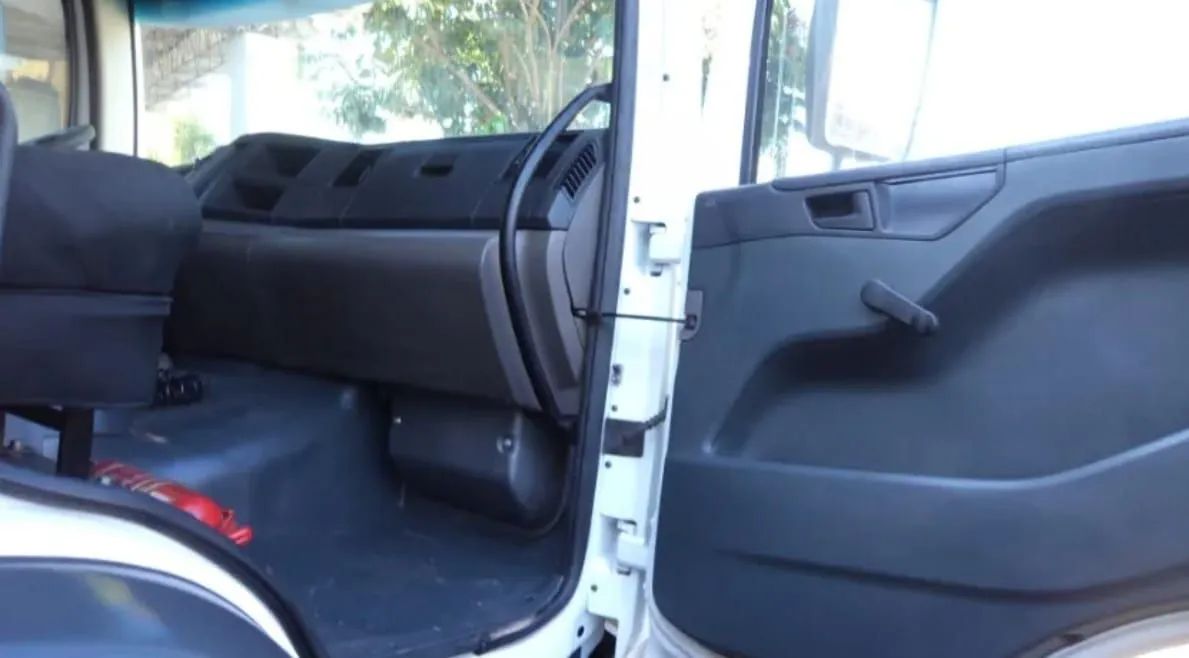 Volkswagen constellation 24-280