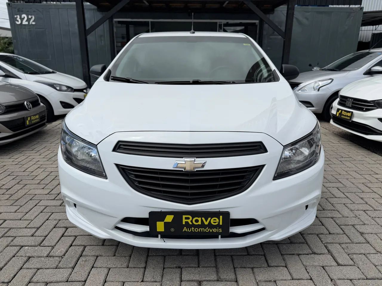Chevrolet Onix JOY Hatch 1.0 8V Flex Mec. 4P 2019 - Foto 3