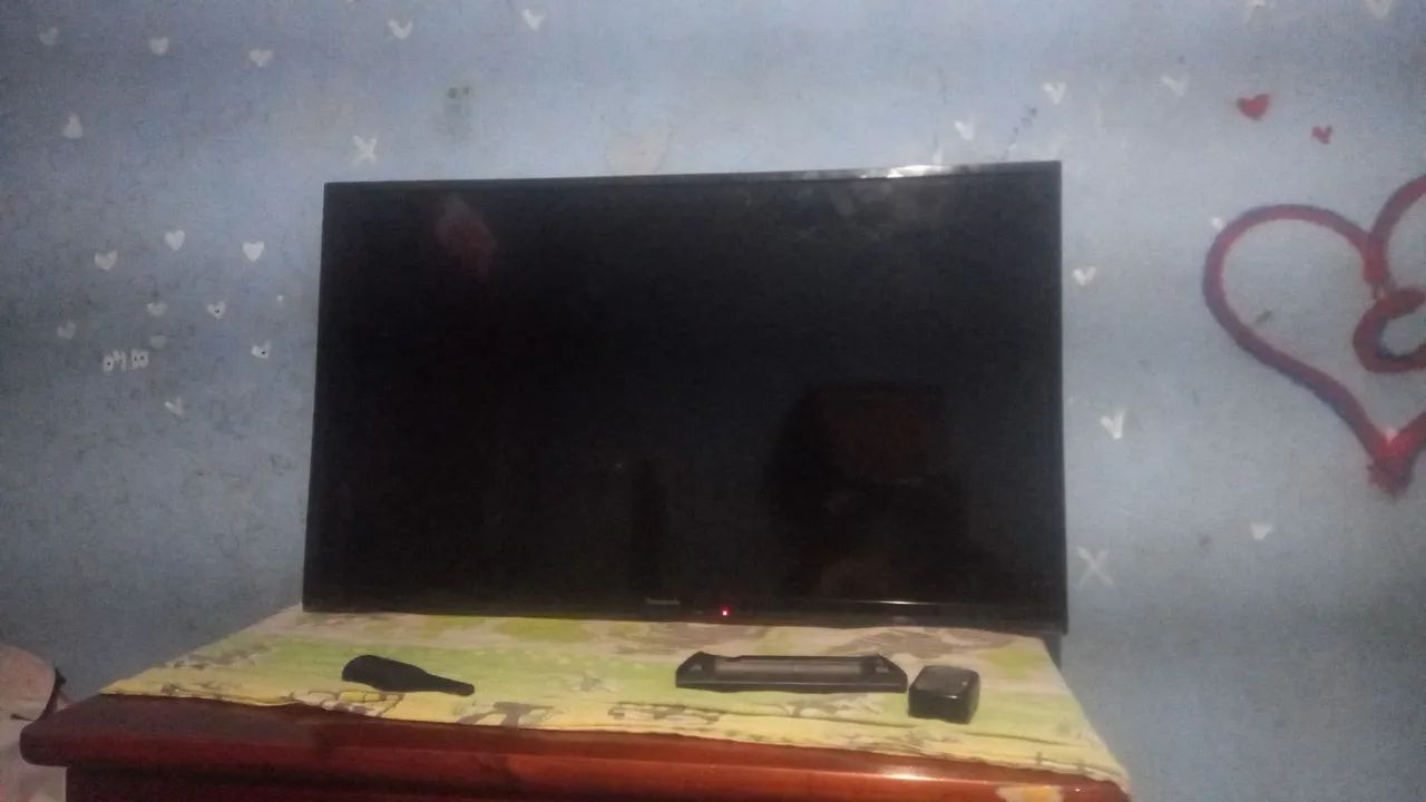 Vendo essa TV urgente motivo, viagem  - Foto 2