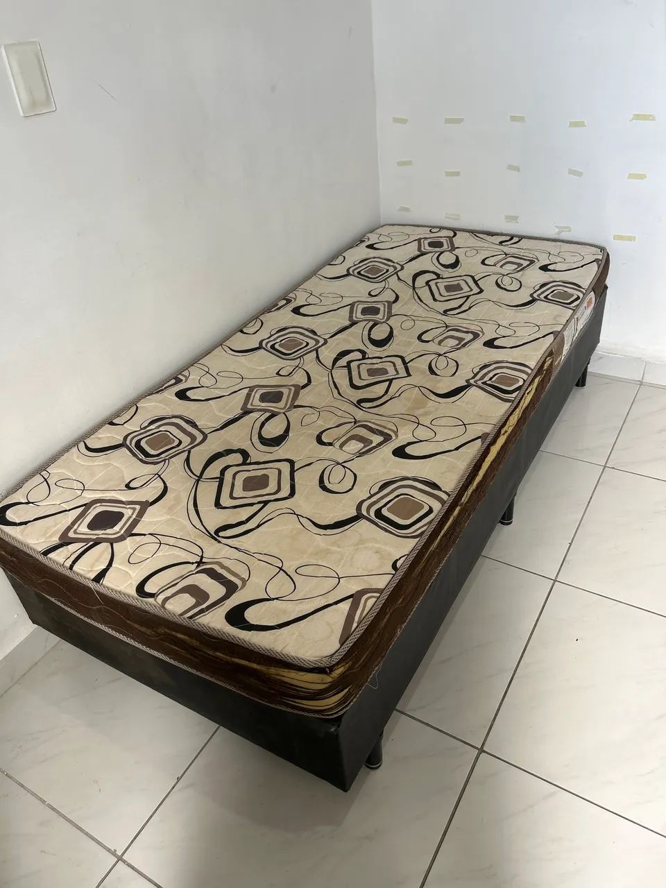 Cama box solteiro R$ 100,00