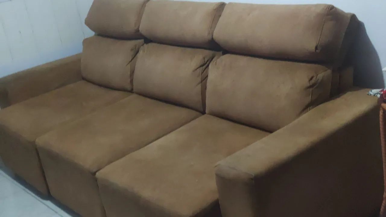 Sofá retrátil reclinável 