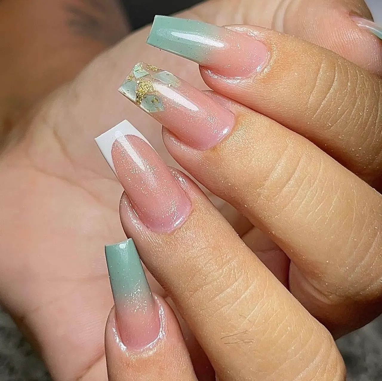 Unhas em gel, mão e pé  - Foto 3