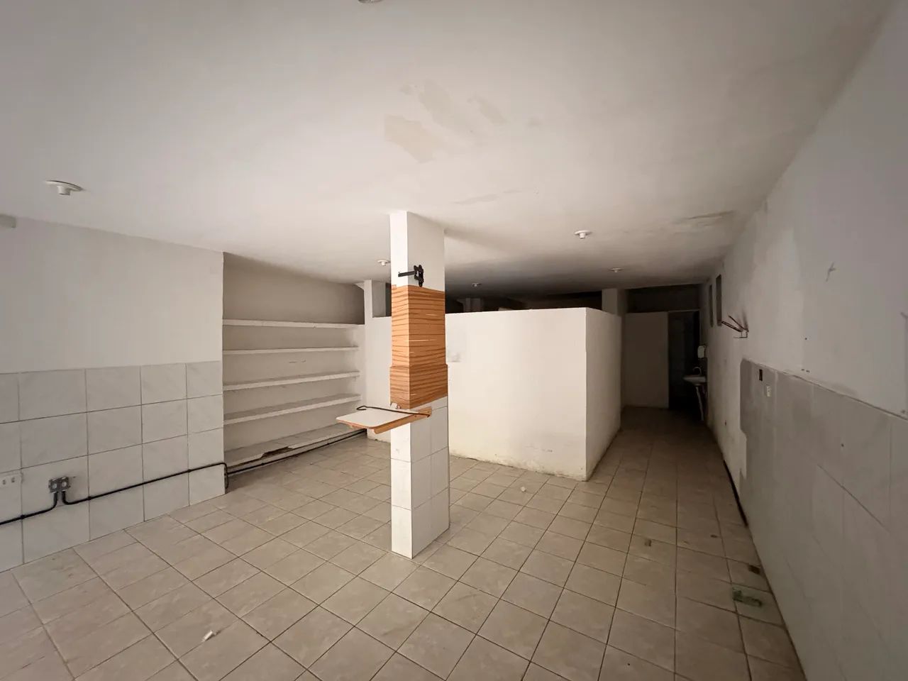 Alugo Ponto Comercial 90m2 TAMBAÚ  - Foto 2