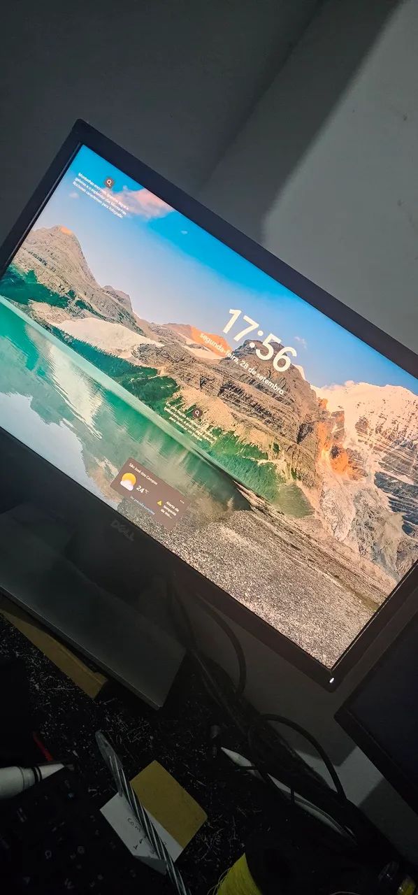 Monitor dell 22 polegadas  com adaptador para suporte