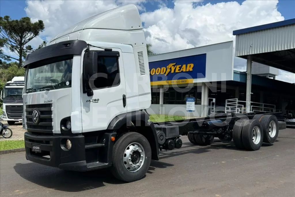 VW 24.280 CONSTELLATION 6X2 - Foto 8