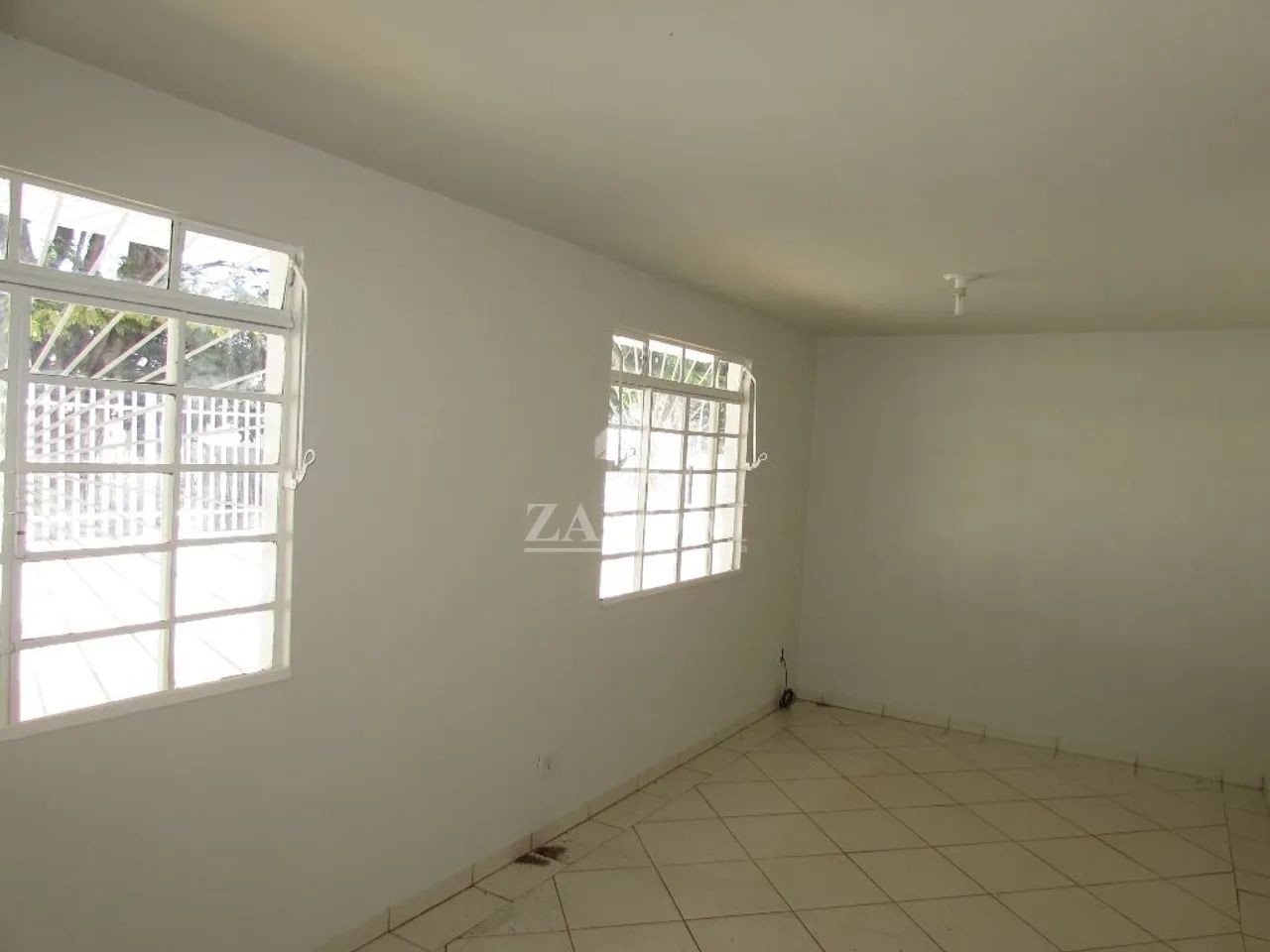 Locação de Casas / Padrão na cidade de Maringá - Foto 5