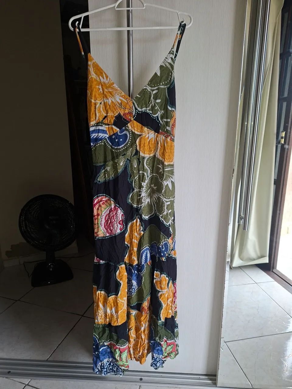 Kit 2 vestidos e 2 macaquinhos marca From/Peahi tamanho M - Foto 2